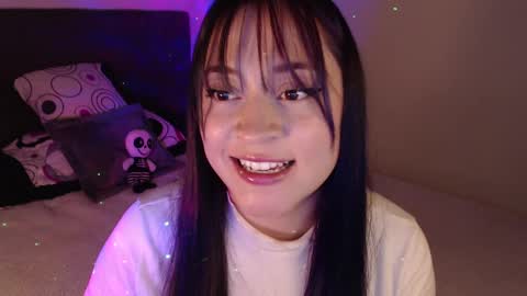 Snapshot of mia_adams_red chatting on February 3, 10:21 pm mia online show from February 3, 10:21 pm