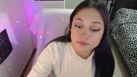 Snapshot of mia_adams_red chatting on March 10, 12:51 am mia online show from March 10, 12:51 am