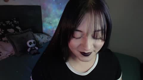 Snapshot of mia_adams_red chatting on January 18, 12:24 am mia online show from January 18, 12:24 am