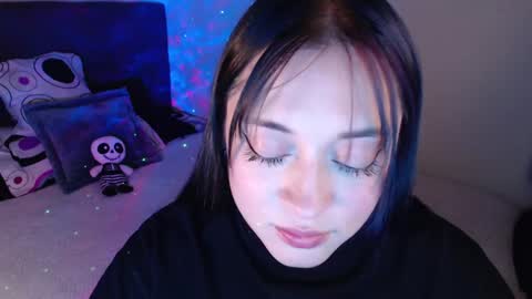 Snapshot of mia_adams_red chatting on February 2, 11:53 pm mia online show from February 2, 11:53 pm