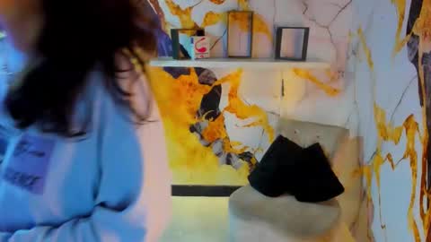 Mia and Kenai online show from January 9, 7:07 pm