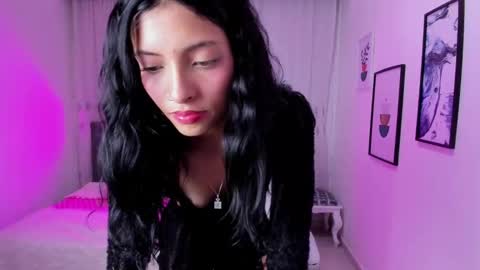 Mia online show from November 11, 9:34 pm