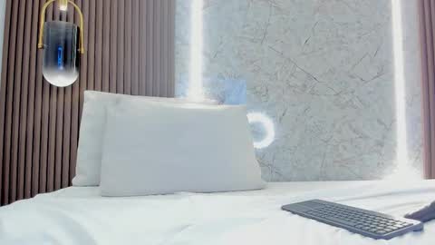 Mia Dollce online show from January 14, 11:15 am