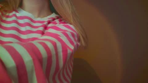 Mia online show from December 20, 3:03 am