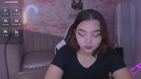 Mia online show from March 2, 1:18 pm