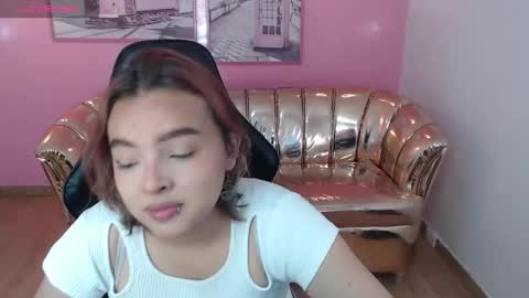 Snapshot of mia_foster_t chatting on October 21, 12:53 pm Mia online show from October 21, 12:53 pm