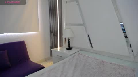 mia_garcia28 online show from May 12, 4:24 pm