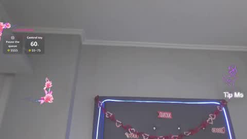 mia online show from April 30, 5:40 pm