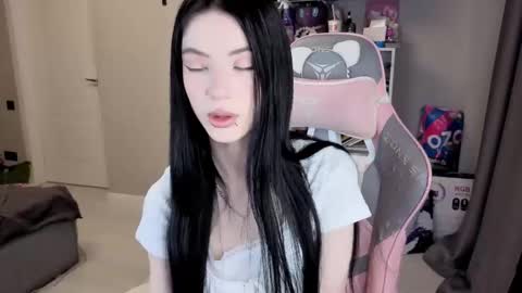 MIA HELP ME REACH 100 LIKES online show from February 23, 3:33 pm