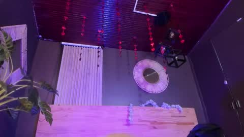 Val  online show from December 20, 12:09 pm