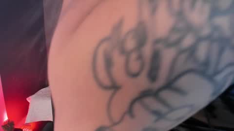 Snapshot of mia_jagger chatting on December 20, 9:06 pm Val online show from December 20, 9:06 pm