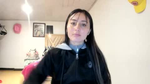 mia kaneee online show from October 8, 3:49 pm