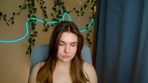 mia_lemm online show from March 5, 8:10 am