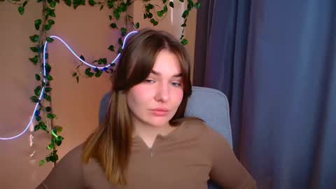 mia_lemm online show from April 14, 6:57 am