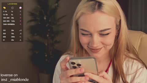 Snapshot of mia_milagros chatting on January 22, 1:10 am mia_milagros online show from January 22, 1:10 am