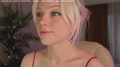 Snapshot of mia_milagros chatting on October 22, 3:33 am mia_milagros online show from October 22, 3:33 am