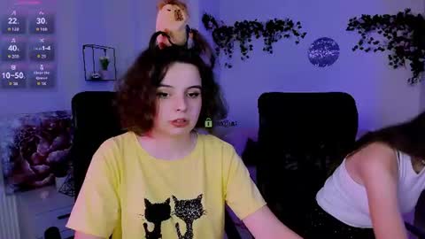 mia_mooon_ online show from July 4, 8:32 am