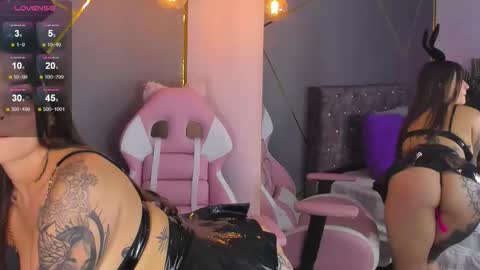 Lia thompson online show from October 18, 4:04 am