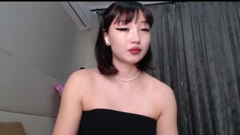 Mia Rie online show from April 19, 4:23 am