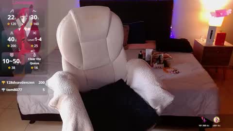 MIA  online show from November 20, 5:25 pm