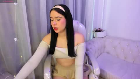 mia_vitaler online show from November 19, 8:20 pm