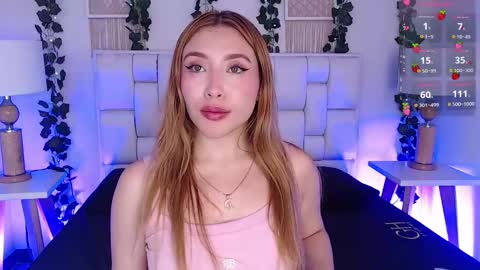 Mia online show from February 19, 11:38 am