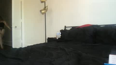 Mia Moji online show from June 3, 2:33 pm