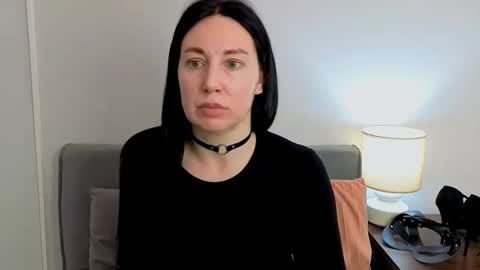 Mia online show from March 12, 6:10 pm