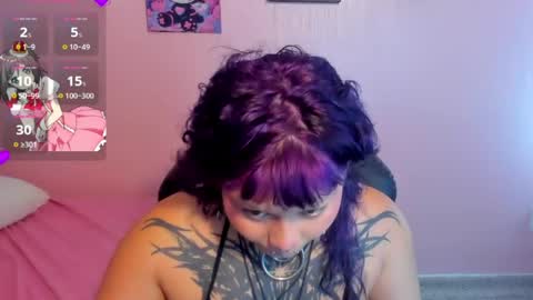 Mia online show from April 22, 1:08 pm