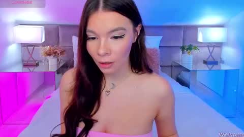 Mia online show from November 26, 1:34 pm