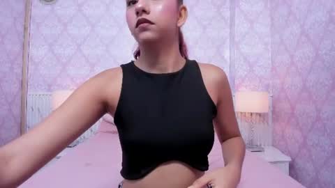 Mia online show from June 18, 11:42 pm