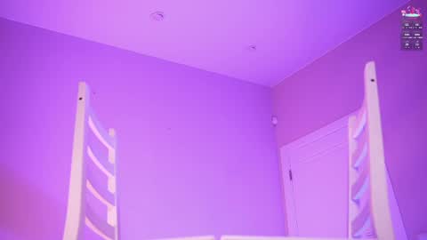 miablueye online show from April 7, 4:42 pm