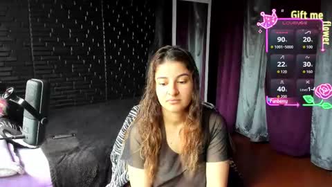 Mia online show from November 29, 6:23 pm