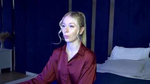 Snapshot of miagraces chatting on September 18, 5:33 pm Mia online show from September 18, 5:33 pm