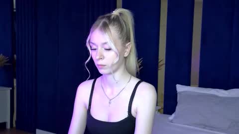 Snapshot of miagraces chatting on October 2, 5:51 pm Mia online show from October 2, 5:51 pm