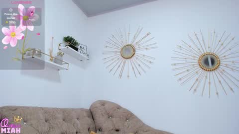 Miah Collins online show from February 2, 6:07 pm