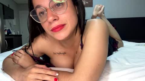 Snapshot of miahale chatting on December 21, 3:25 am Ms Mia  Owner Of  Your Mind online show from December 21, 3:25 am