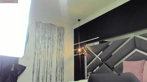 MIA HOTMEZ online show from November 21, 12:18 pm