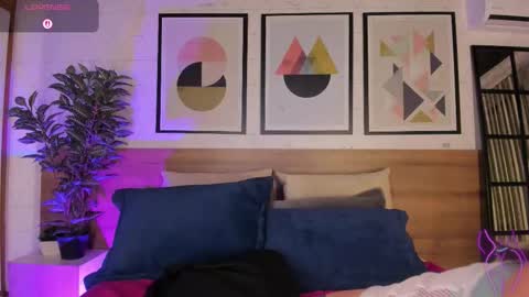 Mia  online show from March 8, 3:32 am