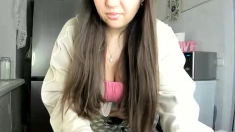 MiaMarrone online show from March 25, 6:00 pm