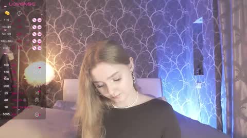 Mia online show from March 30, 4:06 pm