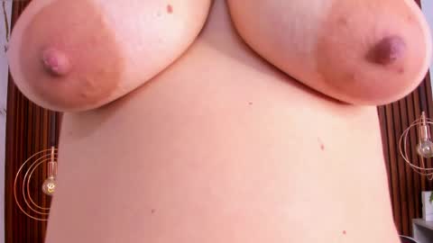 Mia  online show from April 11, 7:45 am