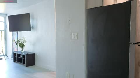 MiamiWorld online show from April 8, 8:00 pm