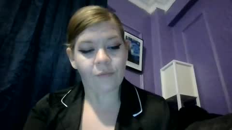 Mia Moves You online show from July 15, 1:32 am