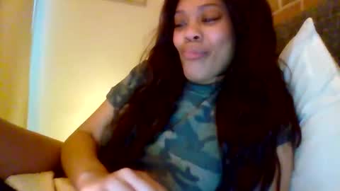 MiaMuffn online show from December 17, 5:06 pm