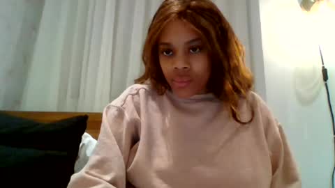 MiaMuffn online show from January 18, 12:02 am