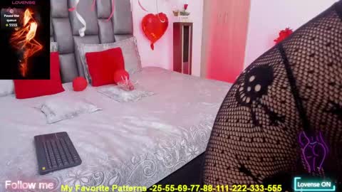 Snapshot of miarobertsmilf chatting on September 18, 4:00 am Mia Milf online show from September 18, 4:00 am
