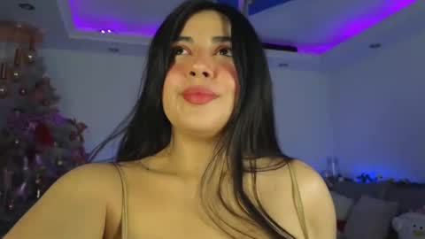 Snapshot of miasavagex18 chatting on January 3, 2:43 am MiaHancock online show from January 3, 2:43 am