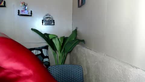 mia online show from May 27, 1:57 am