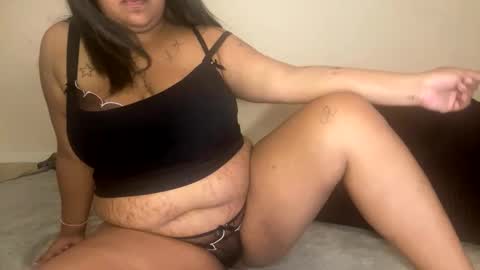 Snapshot of miaya8k chatting on October 25, 11:11 pm Princessmya online show from October 25, 11:11 pm